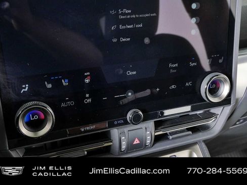 Used 2024 Lexus GX 550 w/ Accessory Package (2T) AWD/4WD image 16