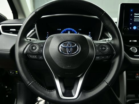 Used 2025 Toyota Corolla Cross XLE AWD/4WD image 24