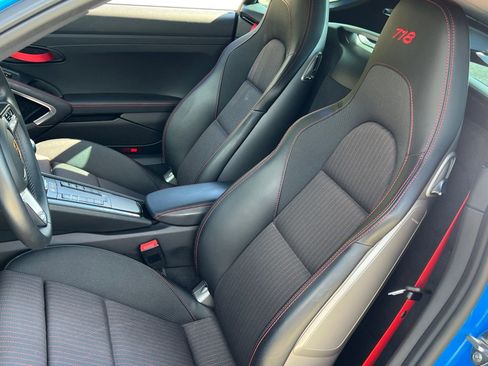 Certified 2023 Porsche 718 Cayman image 5