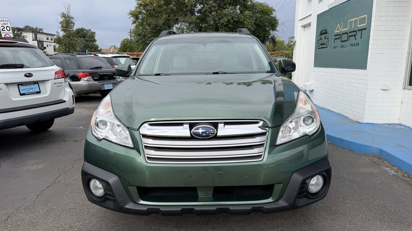 Used 2013 Subaru Outback 2.5i Limited AWD/4WD image 6