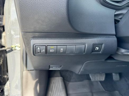 Certified 2025 Toyota Corolla SE w/ SE Premium Package image 19