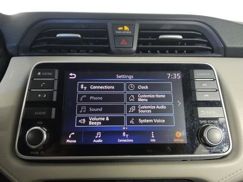 Used 2021 Nissan Versa SV FWD image 25
