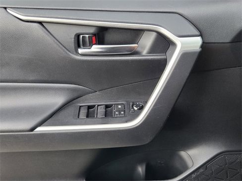 Used 2021 Toyota RAV4 XLE image 27