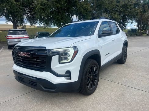 Used 2026 GMC Terrain Elevation w/ Elevation Premium Package FWD image 1