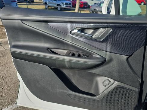 Used 2024 Chevrolet Blazer EV LT image 27