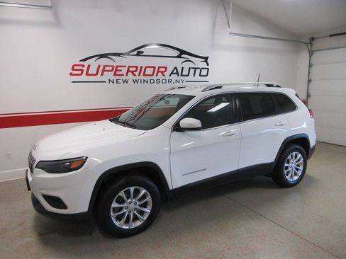 Used 2019 Jeep Cherokee Latitude w/ Cold Weather Group AWD/4WD image 1