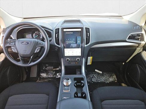 New 2024 Ford Edge SE w/ Black Appearance Package image 15