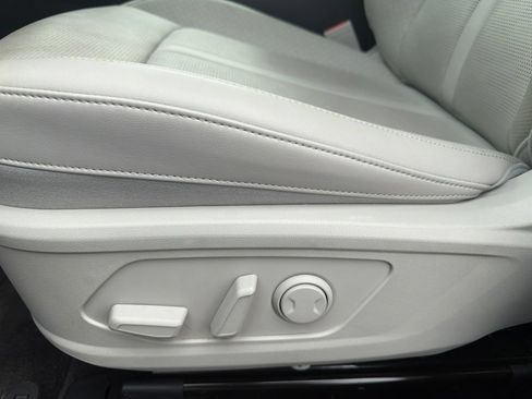 Certified 2024 Kia Sorento S w/ Panoramic Sunroof Package AWD/4WD image 11