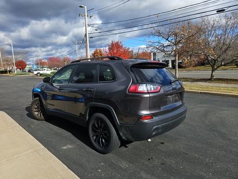 Used 2023 Jeep Cherokee Altitude Lux image 5