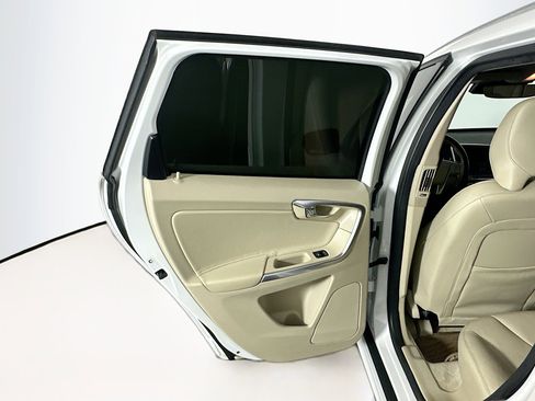 Used 2016 Volvo XC60 T5 Premier image 25