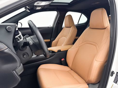 Used 2025 Lexus UX 300h FWD w/ Accessory Package (Z1) image 17