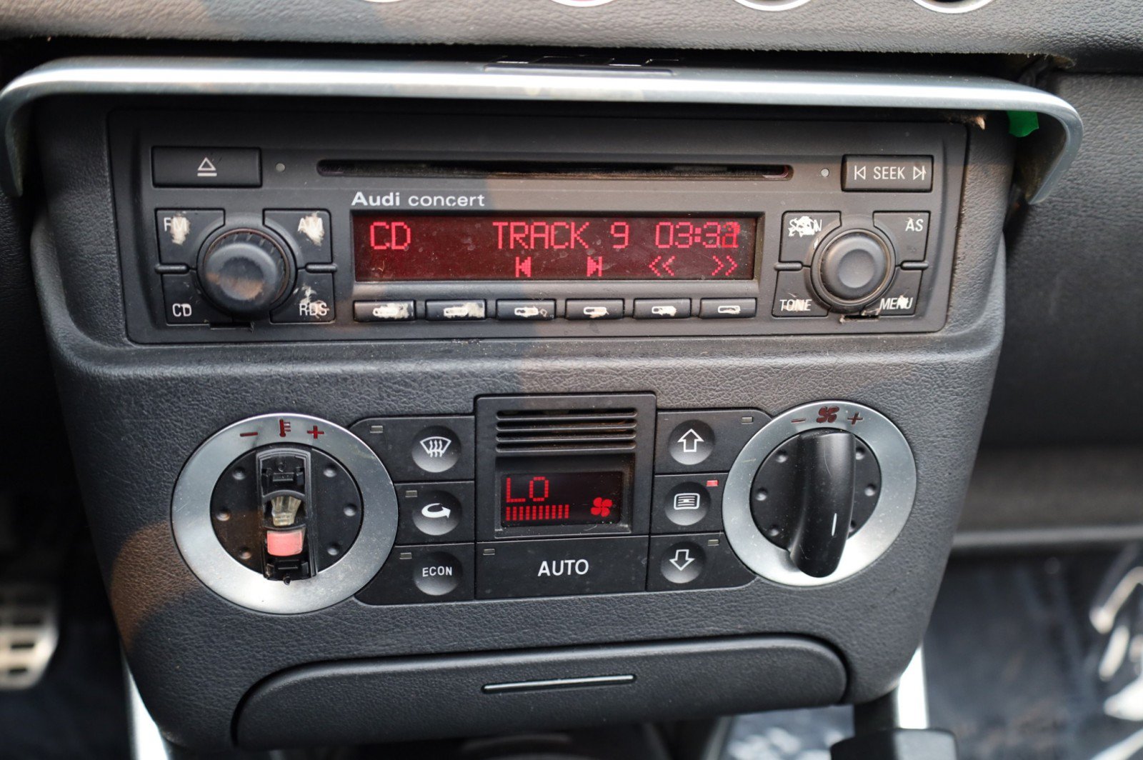 Used 2002 Audi TT 1.8T FWD image 24