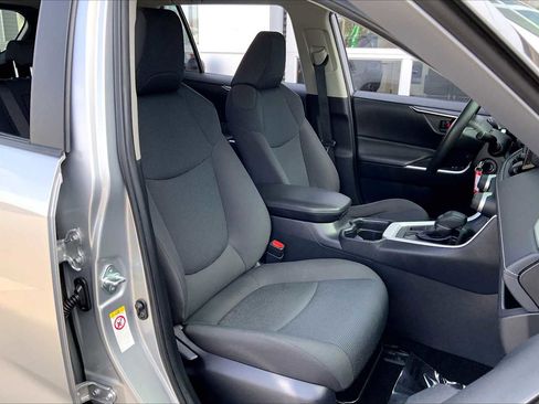 Used 2019 Toyota RAV4 LE w/ All Weather Liner Package image 8