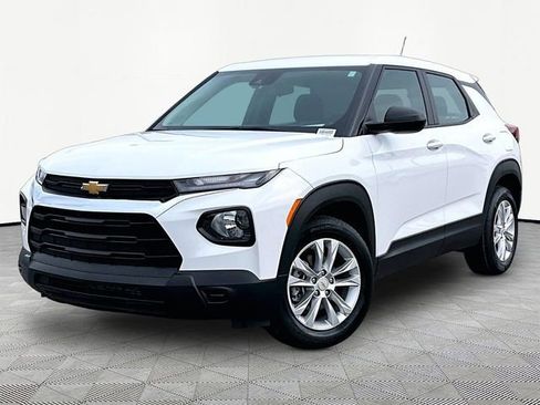 Used 2023 Chevrolet TrailBlazer LS FWD image 3