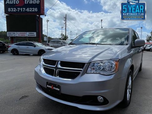Used 2019 Dodge Grand Caravan SXT FWD image 1