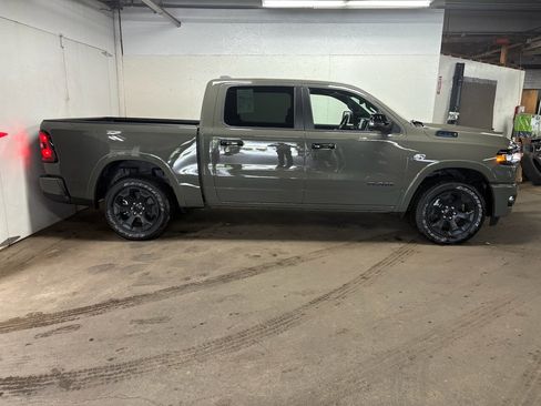 Used 2026 RAM 1500 Big Horn AWD/4WD image 4