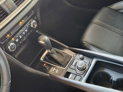 Used 2017 MAZDA MAZDA3 Touring image 20