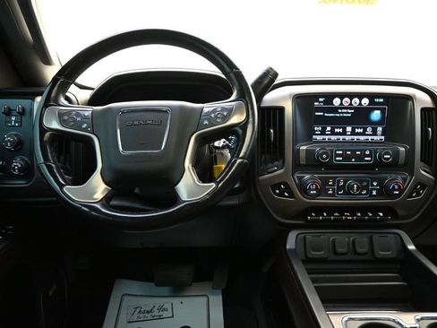 Used 2019 GMC Sierra 2500 Denali w/ Suspension Package, Off-Road AWD/4WD image 14