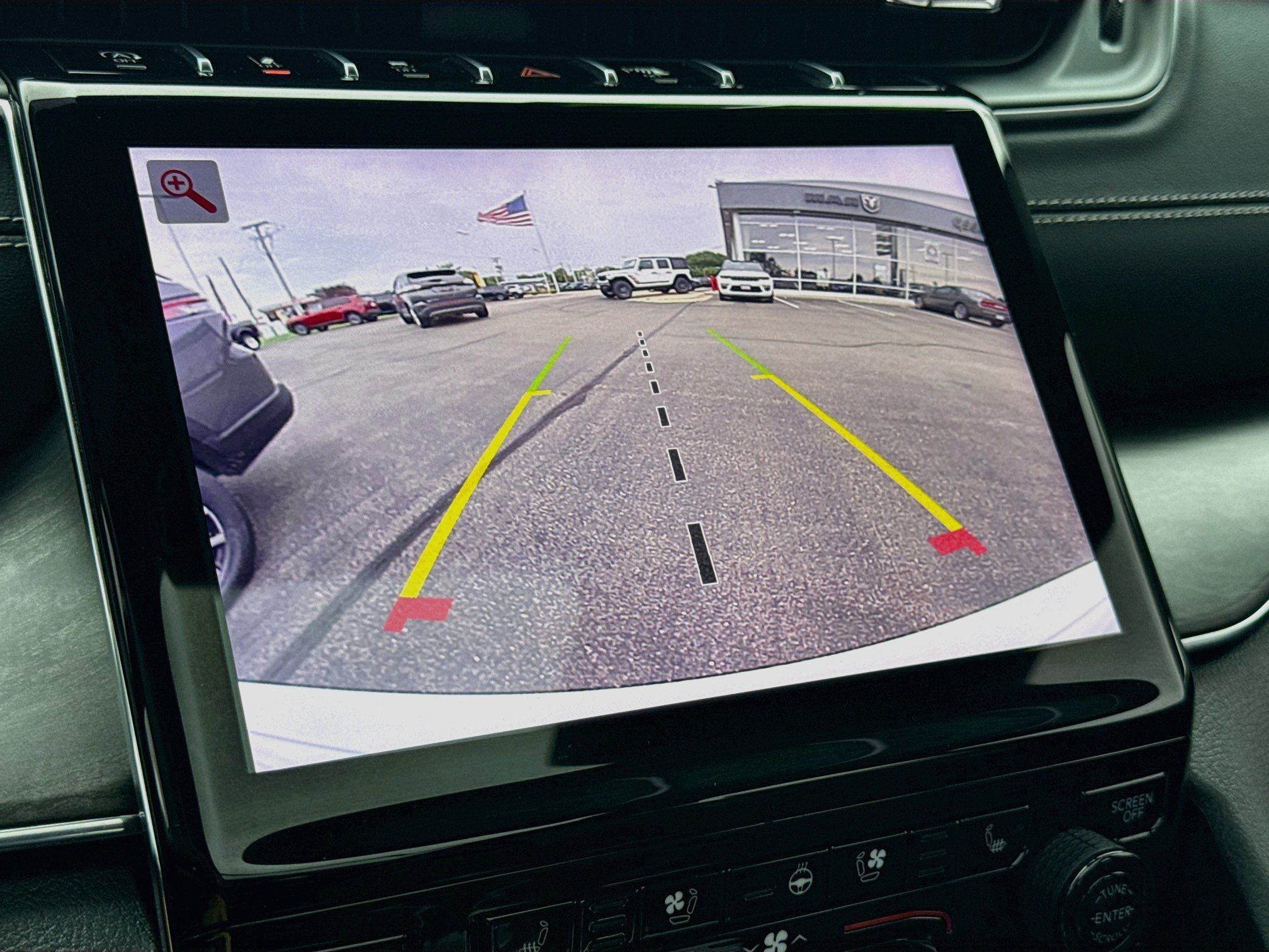 Used 2023 Jeep Grand Cherokee Overland AWD/4WD image 18