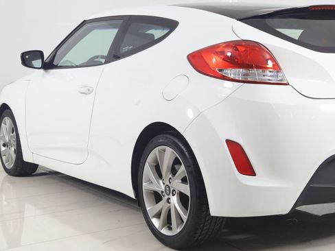 Used 2016 Hyundai Veloster w/ Option Group 02 image 19