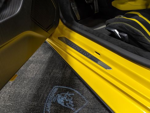 Used 2022 Lamborghini Huracan STO RWD image 47