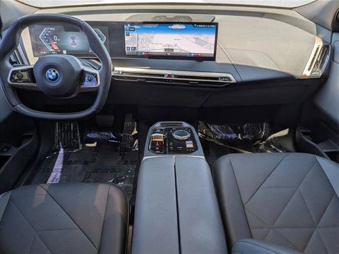 Used 2023 BMW iX xDrive50 w/ Sport Package AWD/4WD image 19