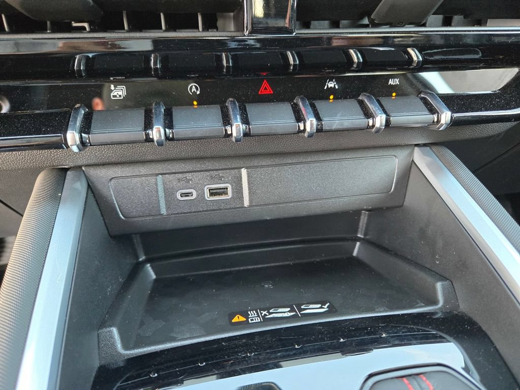 Used 2026 Chevrolet Colorado Z71 AWD/4WD image 15