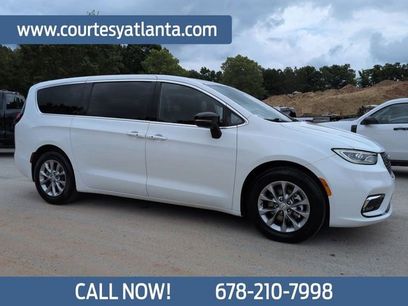 Used 2026 Chrysler Pacifica Limited
