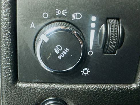 Used 2020 Jeep Grand Cherokee Overland image 13