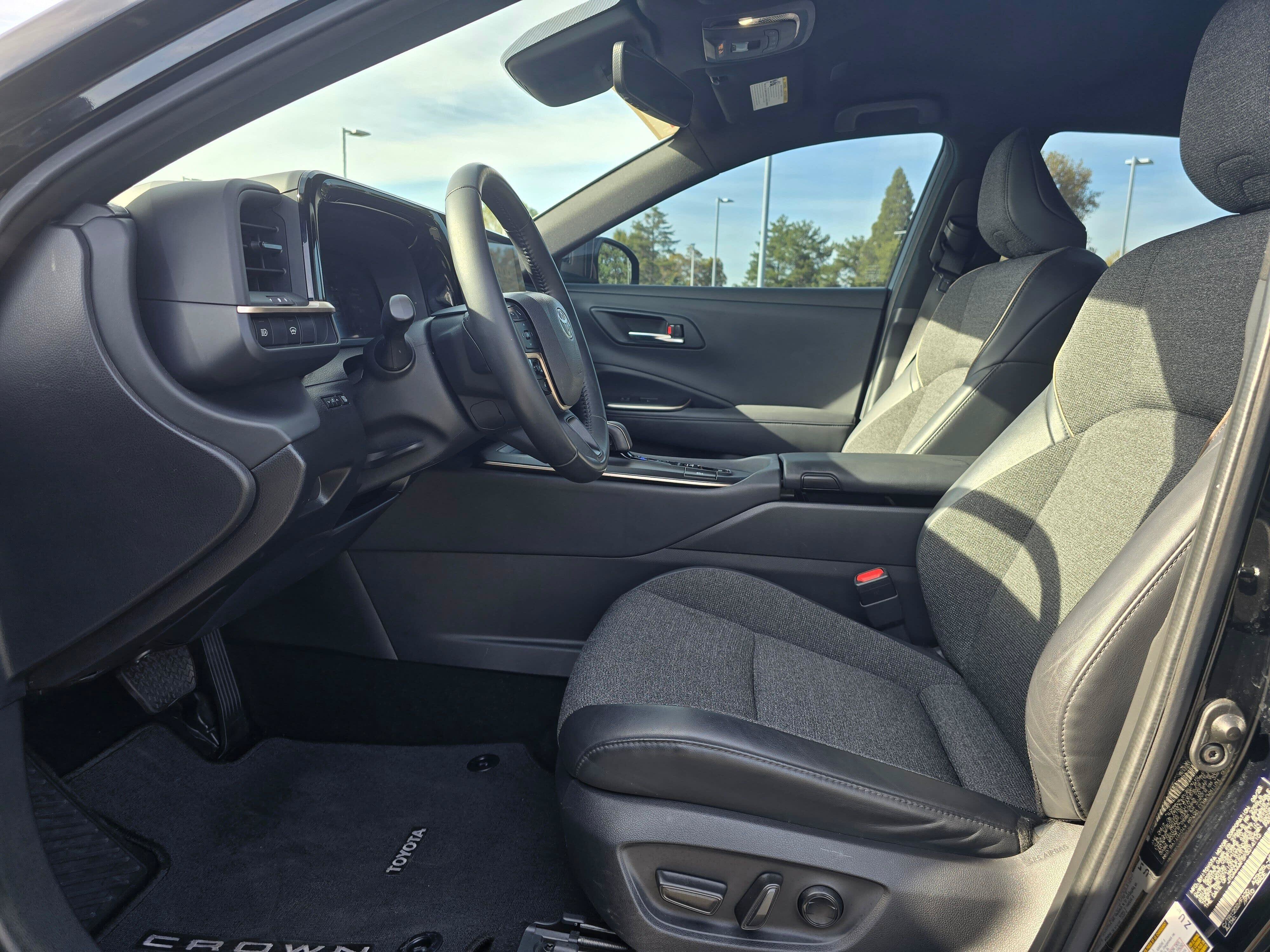 Certified 2023 Toyota Crown w/ Carpet Mat Package (TMS) AWD/4WD image 17