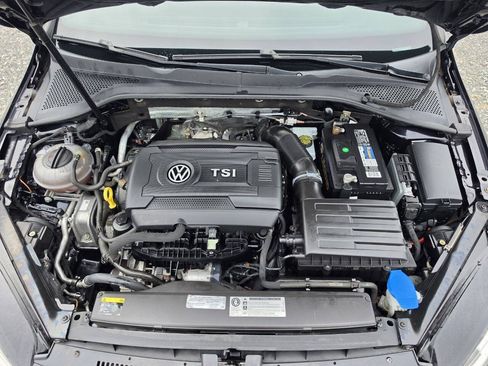 Used 2015 Volkswagen GTI SE FWD image 10