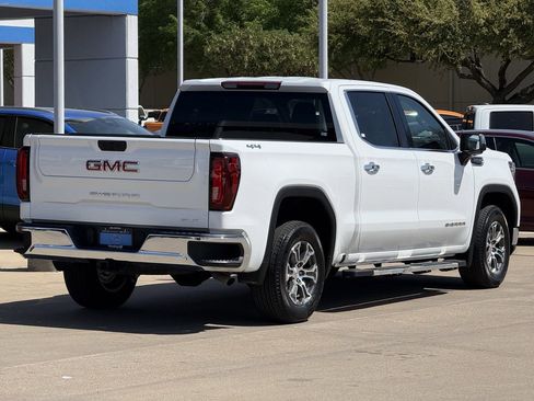 Certified 2026 GMC Sierra 1500 SLT image 4