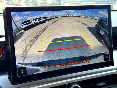 Used 2024 Toyota Tacoma TRD Off-Road image 30