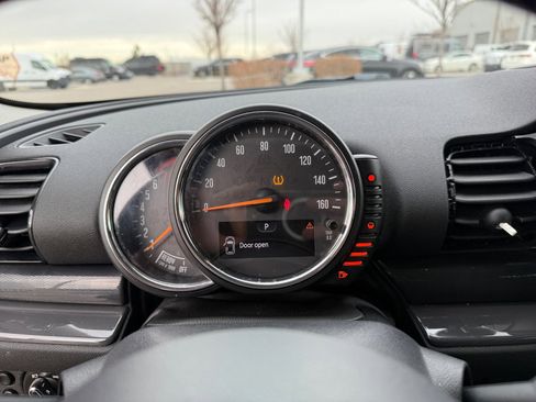 Used 2017 MINI Cooper Clubman w/ Premium Package image 11