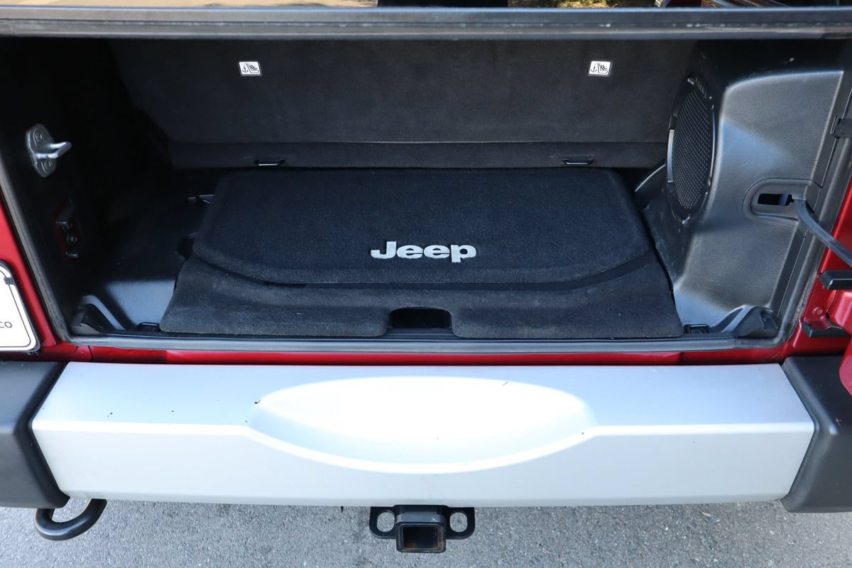Used 2012 Jeep Wrangler Sahara w/ Connectivity Group AWD/4WD image 14
