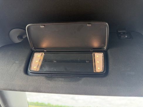 Used 2023 Chevrolet Traverse LS FWD image 22