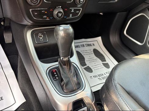 Used 2019 Jeep Compass Latitude image 38