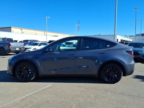 Used 2023 Tesla Model Y Long Range image 8