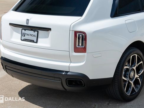 Used 2022 Rolls-Royce Cullinan AWD/4WD image 17
