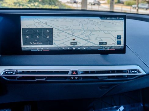 Used 2025 BMW iX xDrive50 image 11