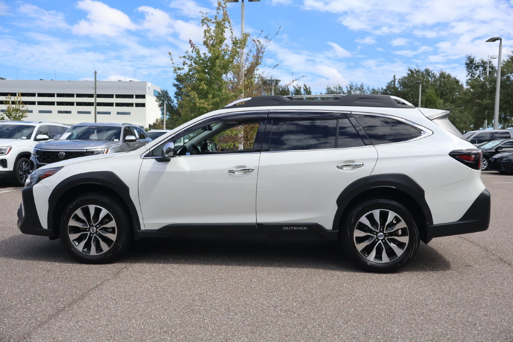 Used 2023 Subaru Outback Touring AWD/4WD image 5