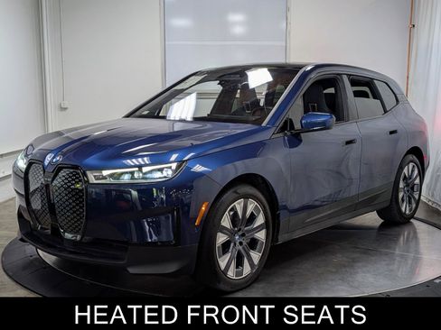 Used 2024 BMW iX xDrive50 w/ Premium Package AWD/4WD image 4