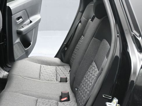 New 2026 Nissan Kicks SV image 18