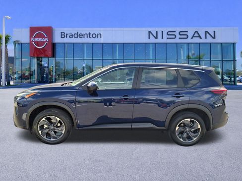 Used 2024 Nissan Rogue SV FWD image 8