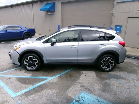 Used 2016 Subaru Crosstrek 2.0i Premium w/ Moonroof Package image 6