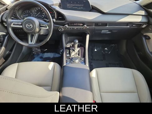 Used 2022 MAZDA MAZDA3 s image 2
