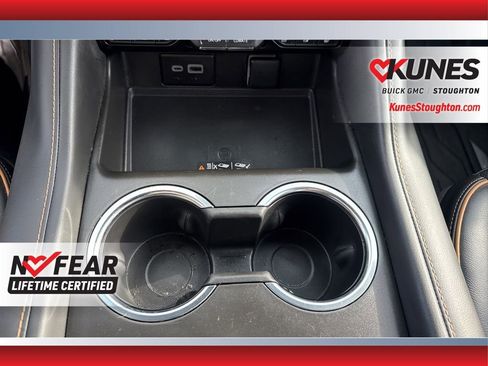 Used 2024 GMC Yukon AT4 AWD/4WD image 36