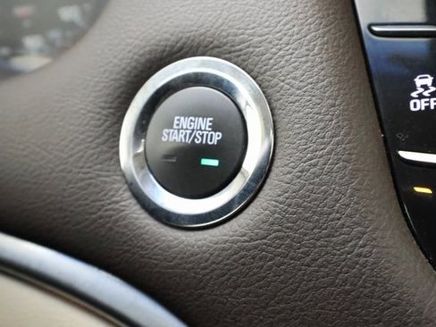 Used 2014 Cadillac XTS Premium image 18