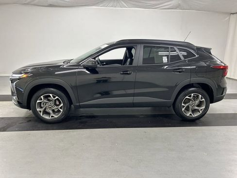 New 2026 Chevrolet Trax LT w/ Driver Confidence Package FWD image 5