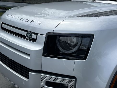 Used 2023 Land Rover Defender 130 SE AWD/4WD image 8